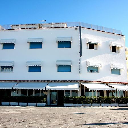 Hotel Excelsior Fano Bagian luar foto